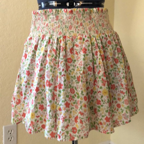 AE mini skirt with separate lining , buttoned & smocked waistband. Size Medium - Picture 2 of 7